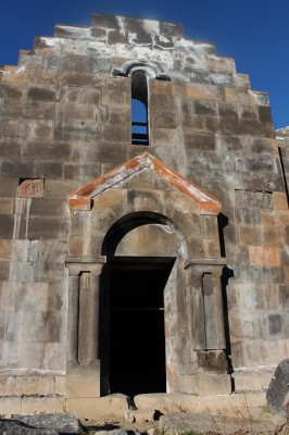 Entrée de l' église de Tchitchkhanavank